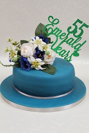 emerald wedding anniversary cake